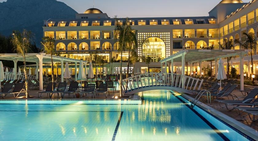 Karmir Resort and Spa