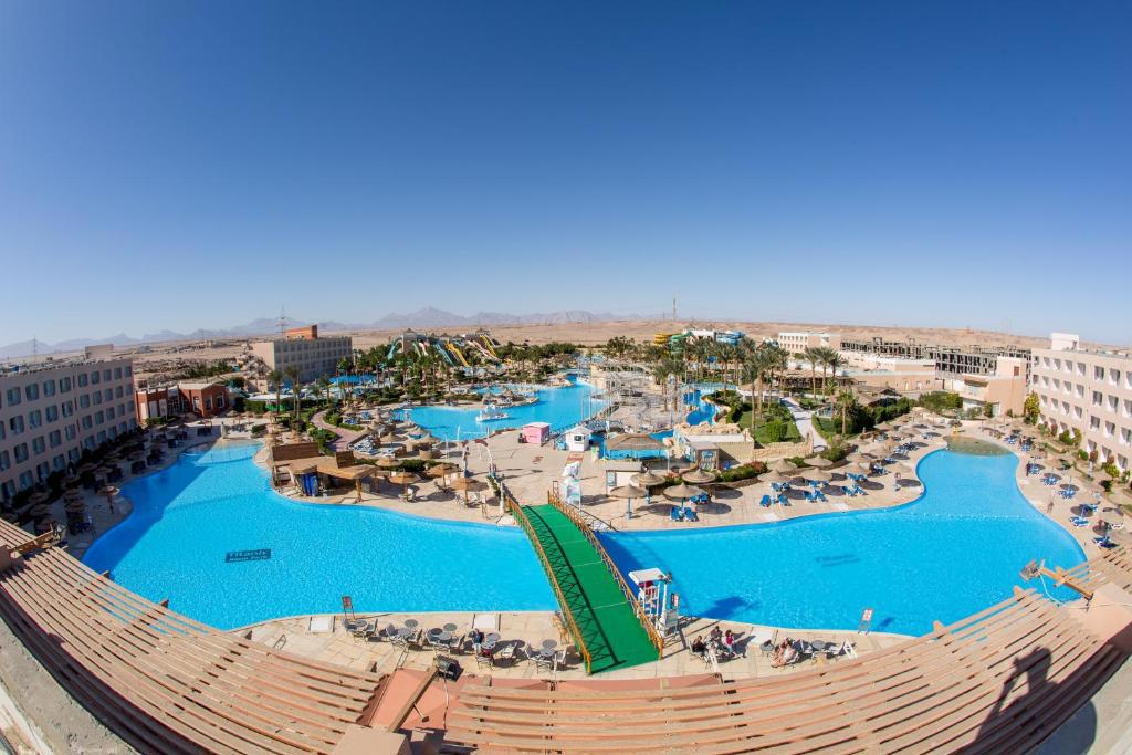Titanic Resort & Aqua Park