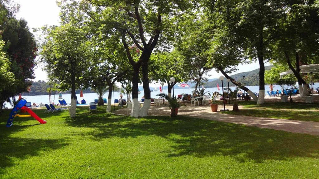 Avra Beach Hotel