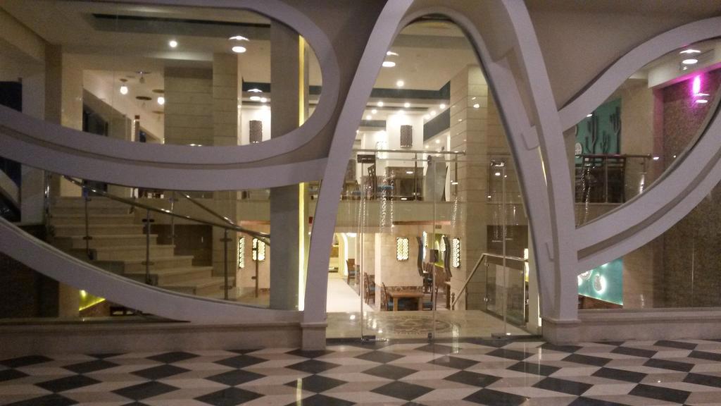 Gravity Hotel & Aqua Park Sahl Hashees