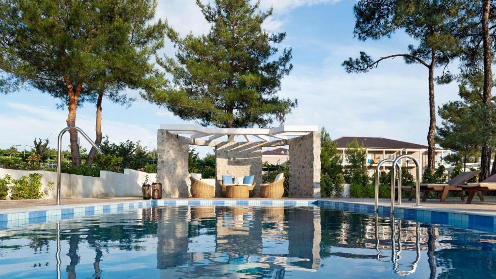 Alexandra Beach Hotel