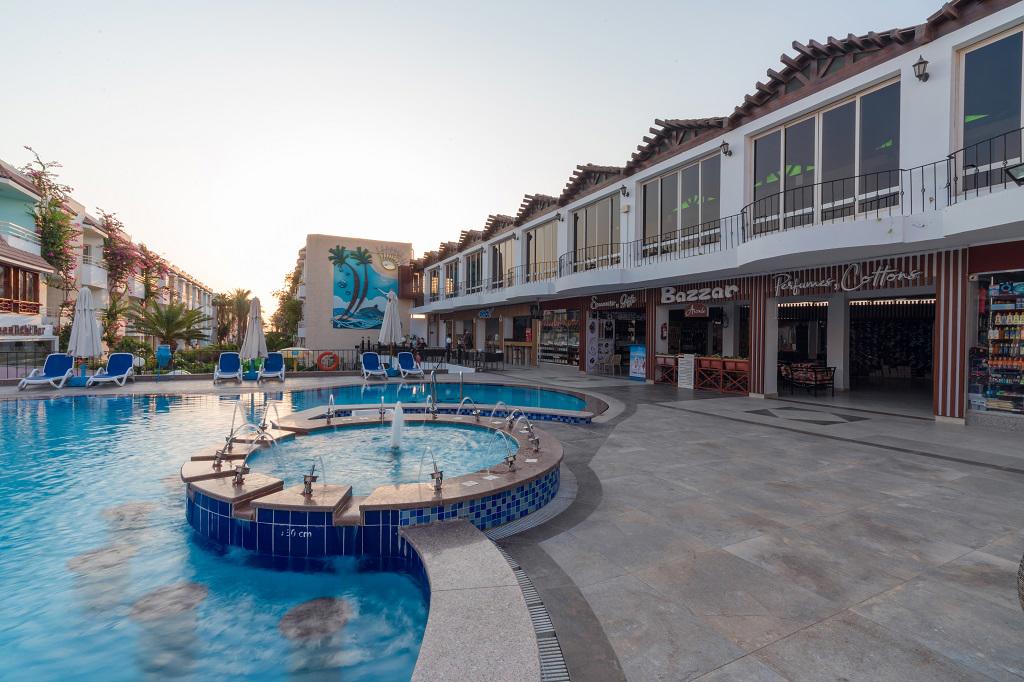 Mina Mark Resort & Spa