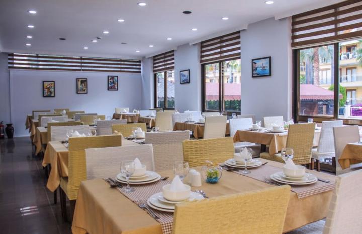 Yaman Life Hotel