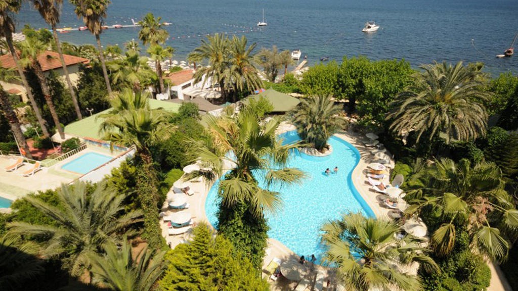Tropical Beach Hotel