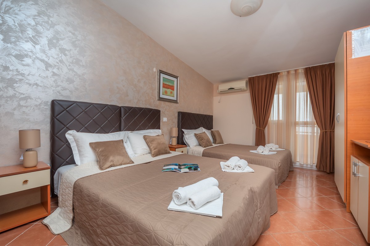 Studio-apartmani Lara