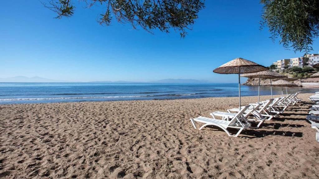 Aria Claros Beach & Spa Resort