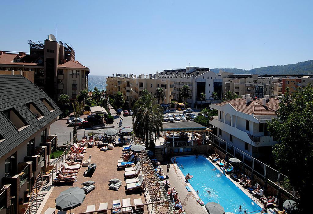 Hotel Ambassador Plaza
