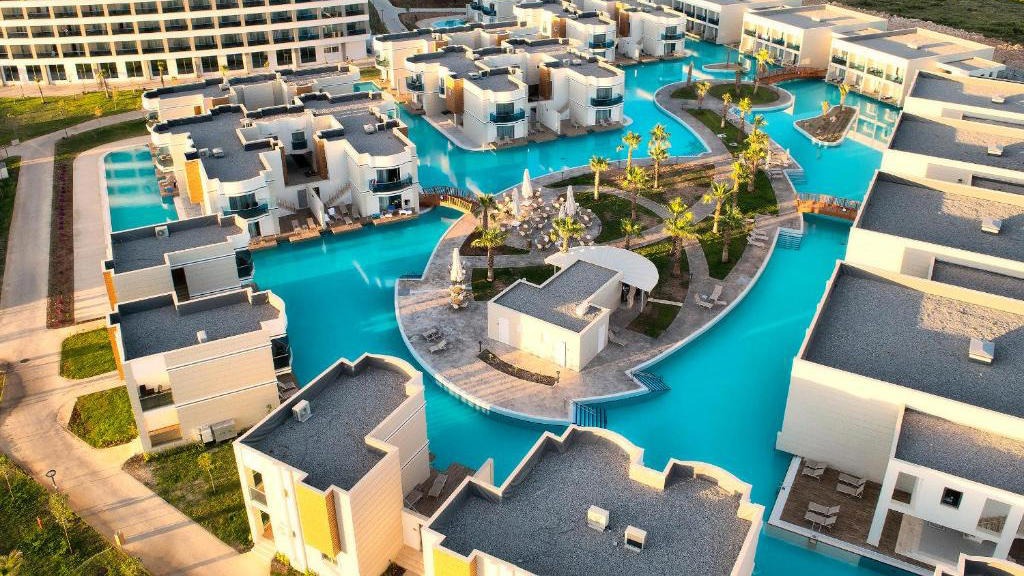 Aquasis De Luxe Resort & Spa
