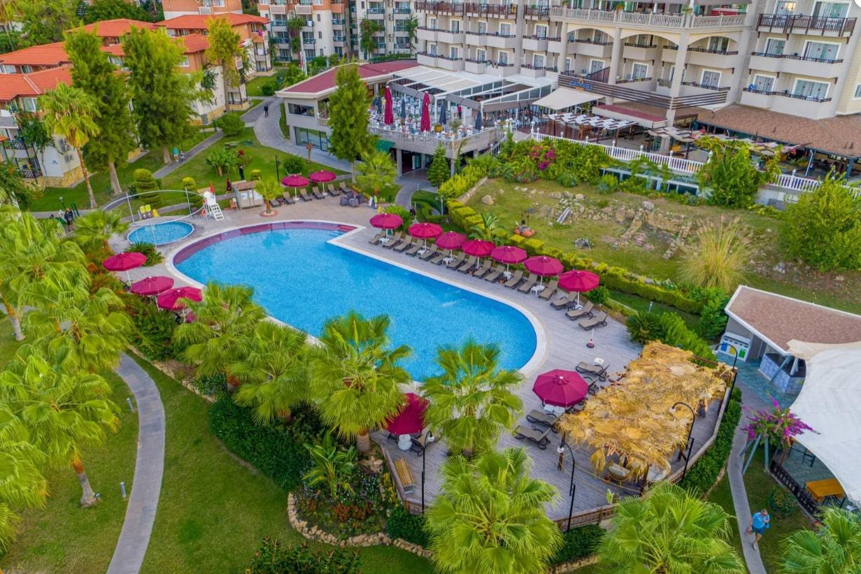 Hotel Justiniano Deluxe Resort