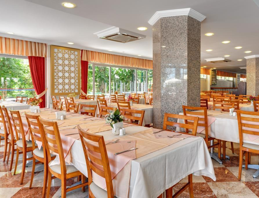 Fame Beach Hotel