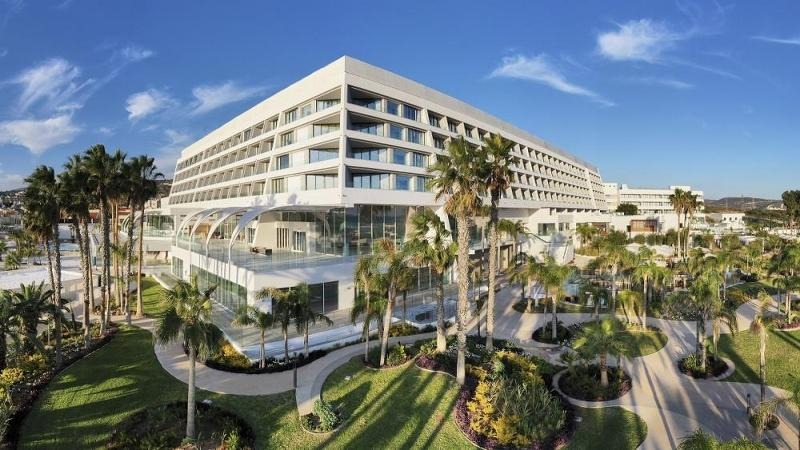 Hotel Parklane Resort and Spa