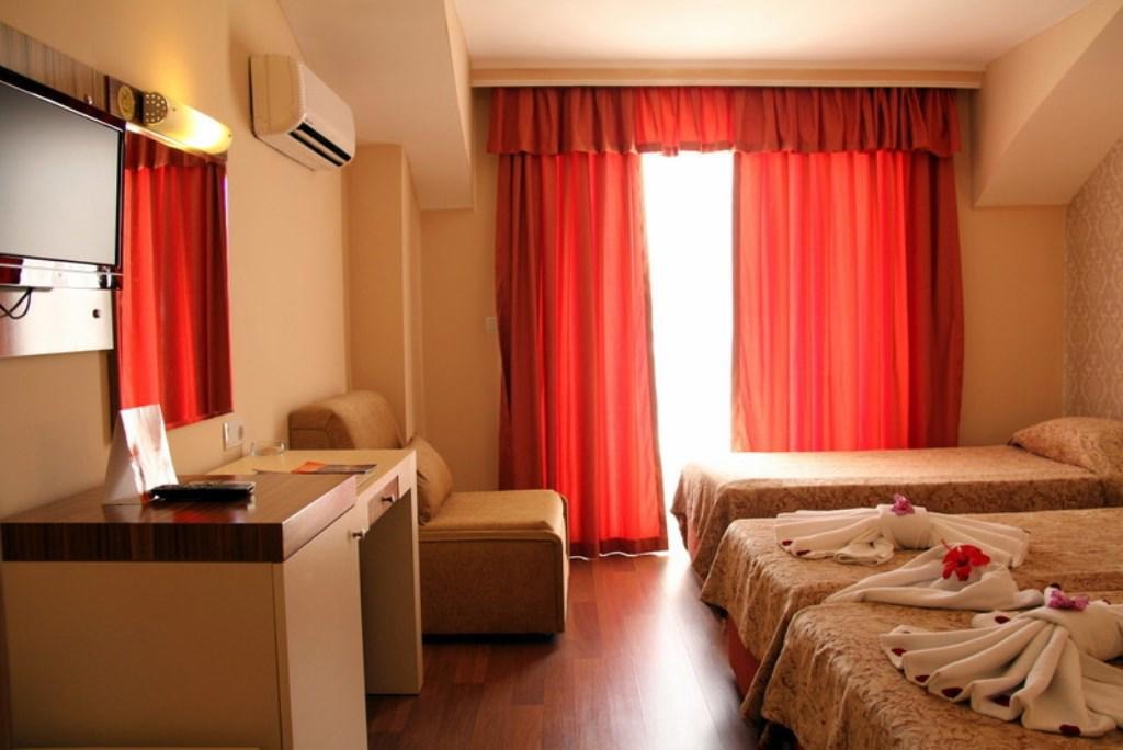 Hotel Lims Bona Dea Beach