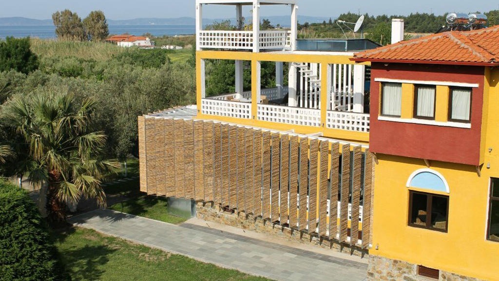 Despotiko Apartments and Suites
