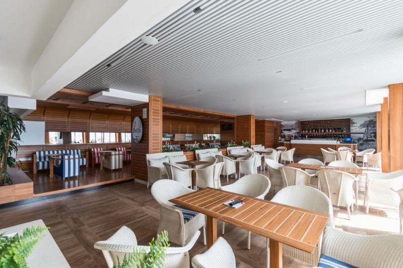 Hotel Carine Delfin