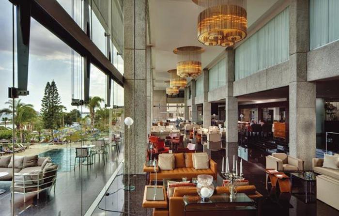 Hotel Amathus Beach