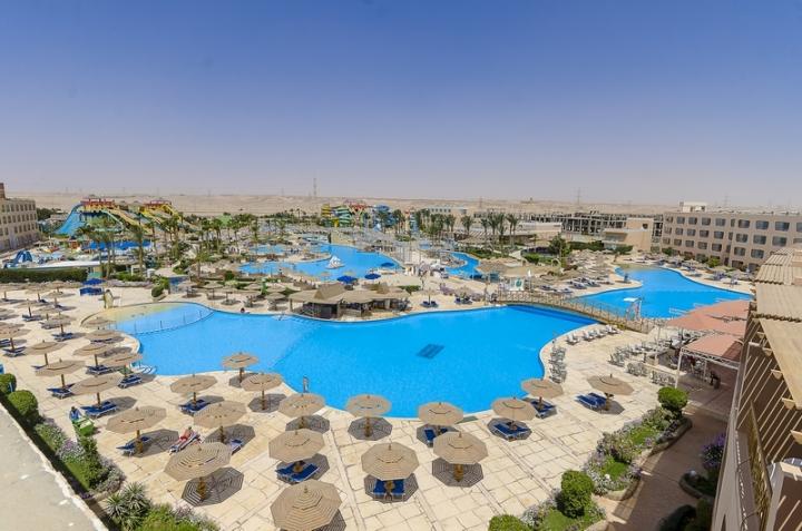 Titanic Resort & Aqua Park
