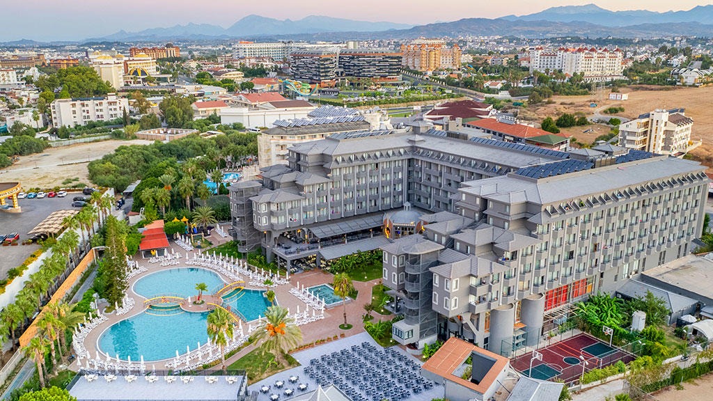 Nova Park Hotel Side