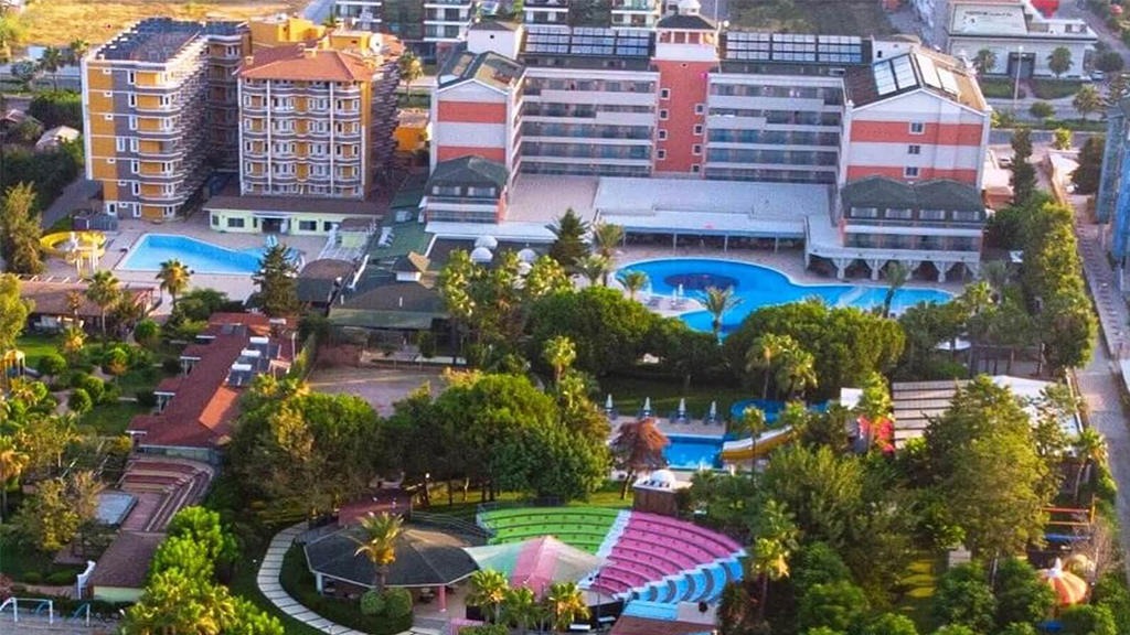Insula Resort & Spa Hotel