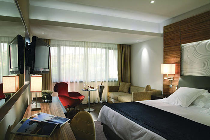 Hotel Amathus Beach