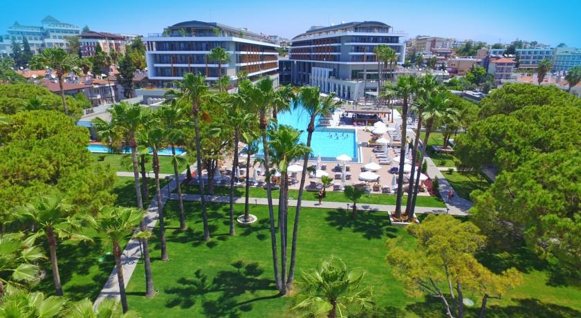 Acanthus and Cennet Barut Collection