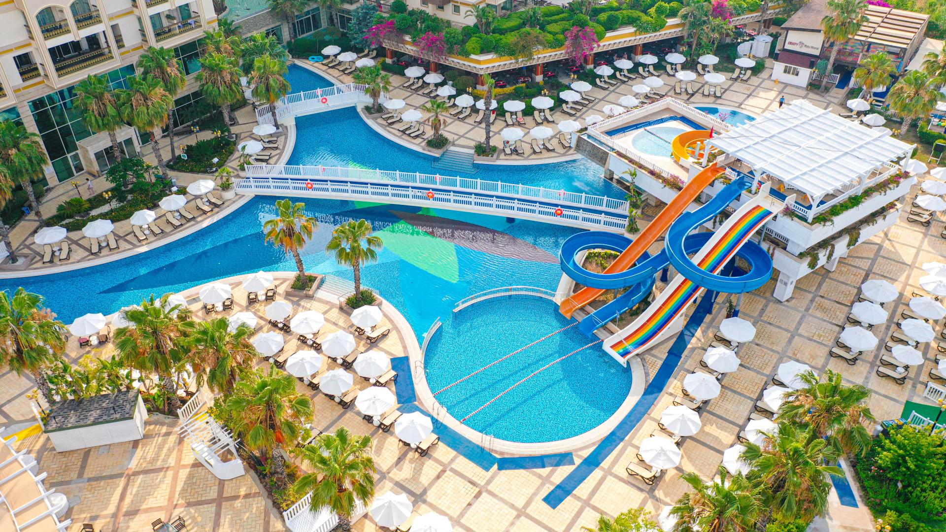 Hotel Crystal Palace Luxury Resort