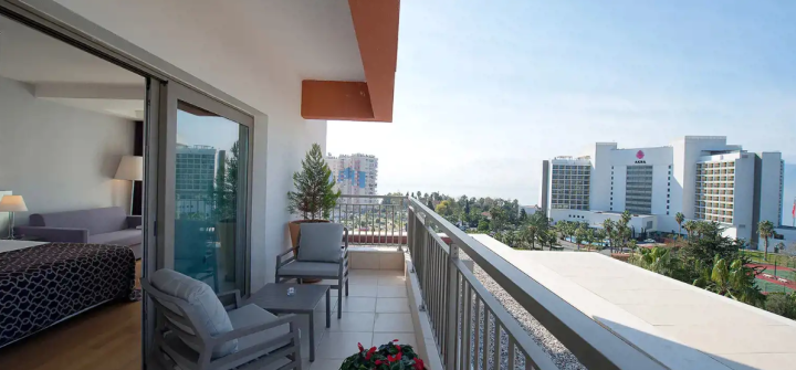 Akra V Hotel