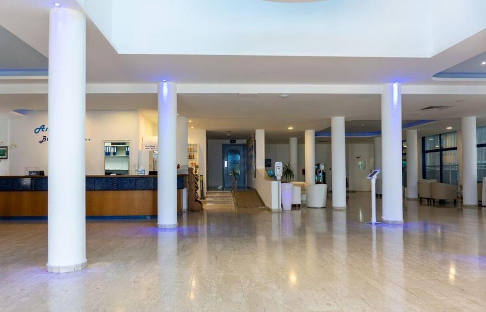 Hotel Anonymous Beach
