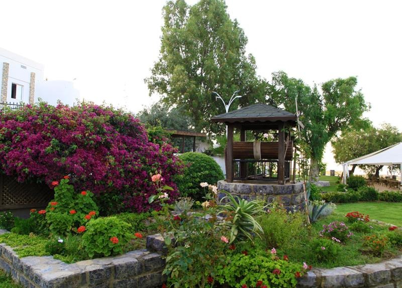 Azka Hotel