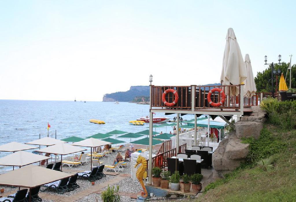 Hotel Valeri Beach