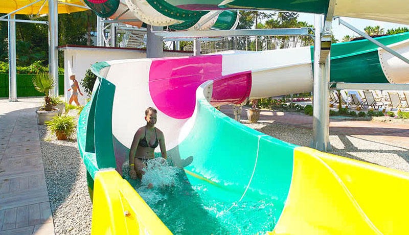 Club Aqua Plaza