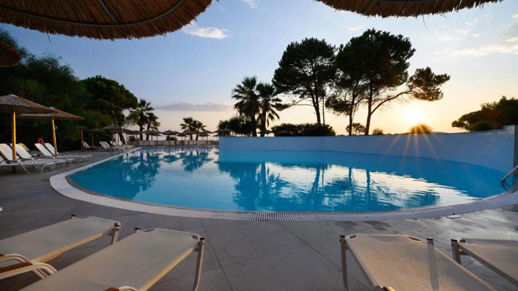 Ninos Grand Hotel & Resort