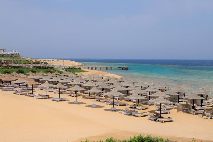Sirena Beach Resort & Spa