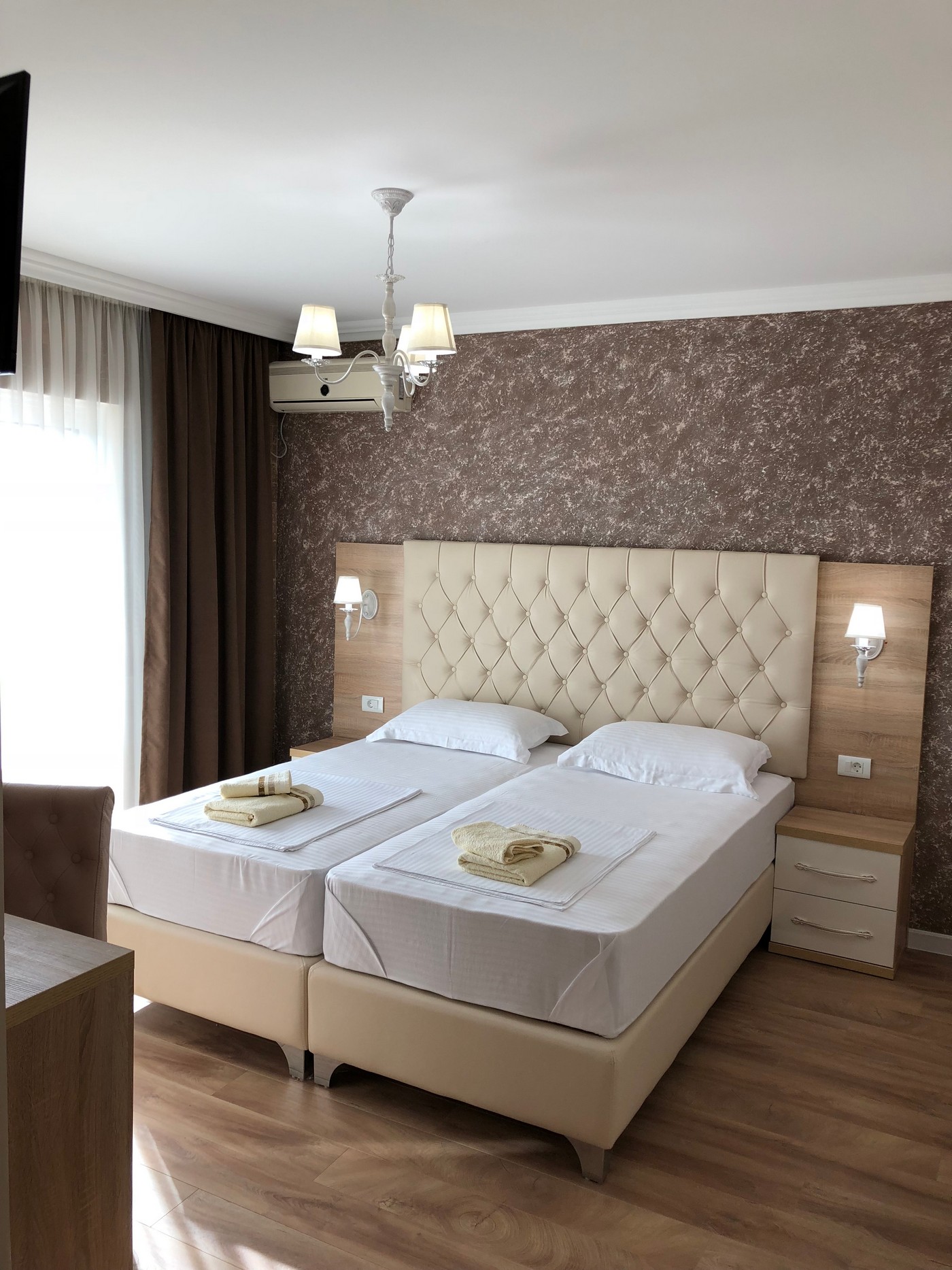 Apartmani Holiday