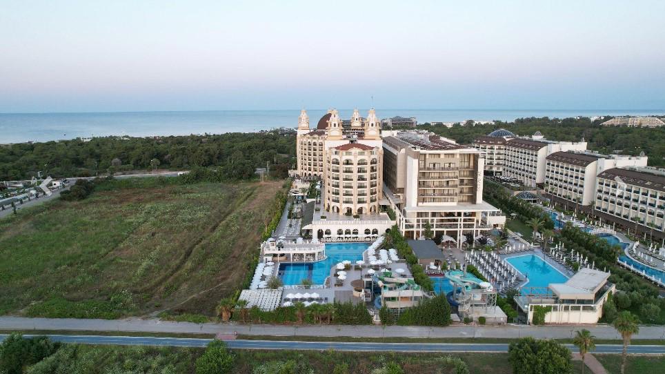 Jadore Deluxe Hotel and Spa