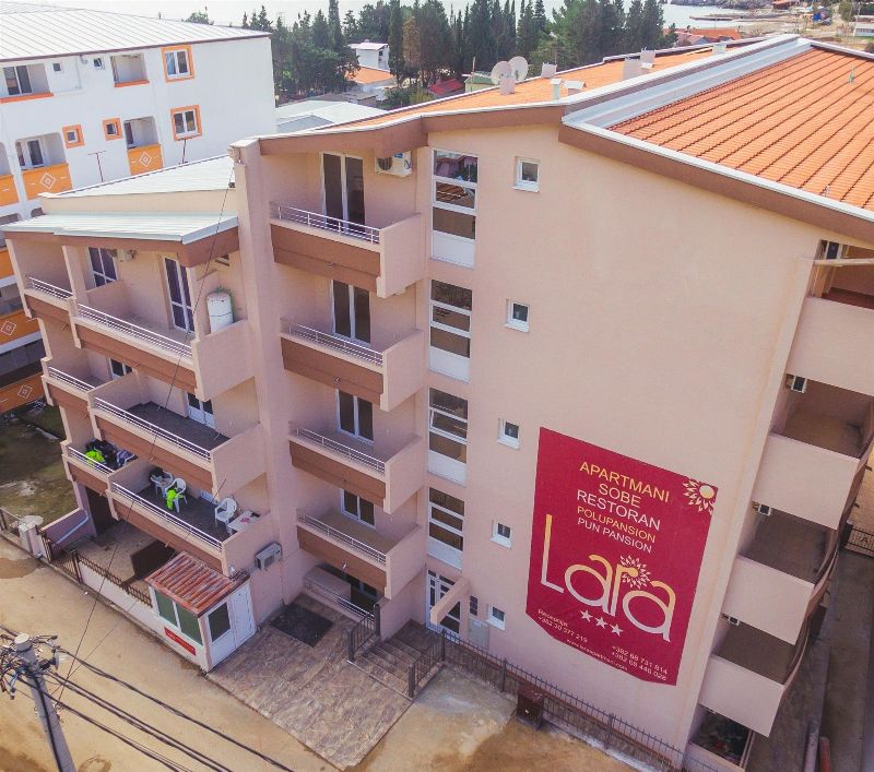 Studio apartmani Lara