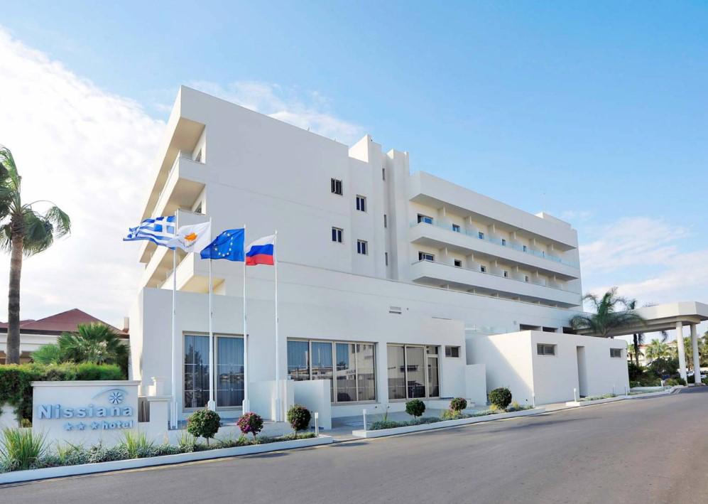 Nissiana Hotel and Bungalows