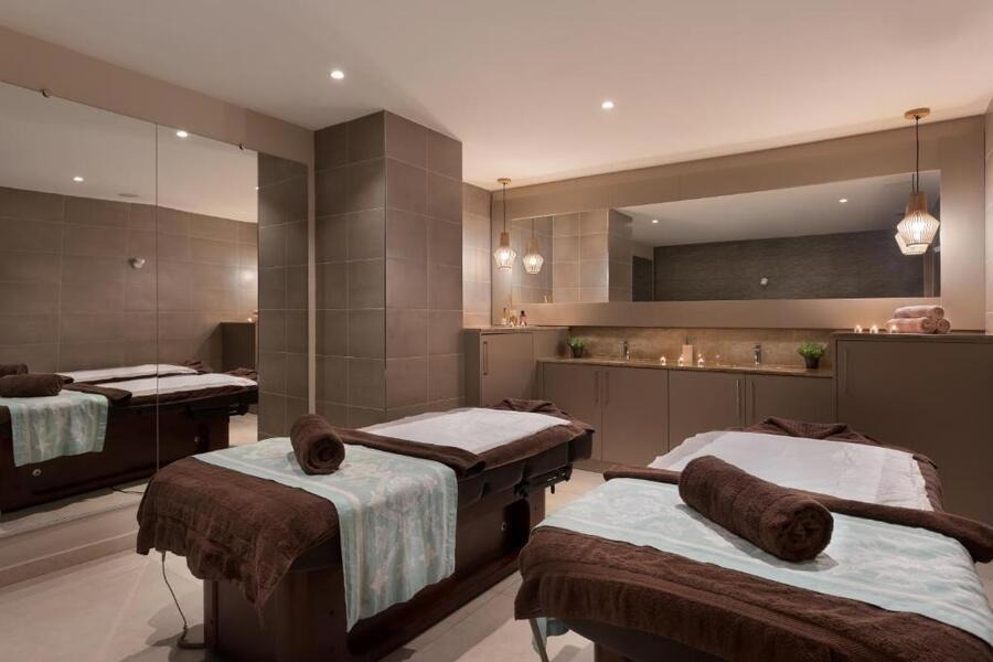 Maritim Antonine Hotel