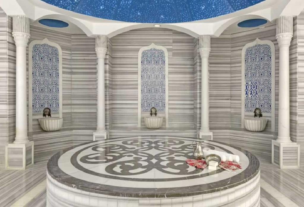Royal Holiday Palace
