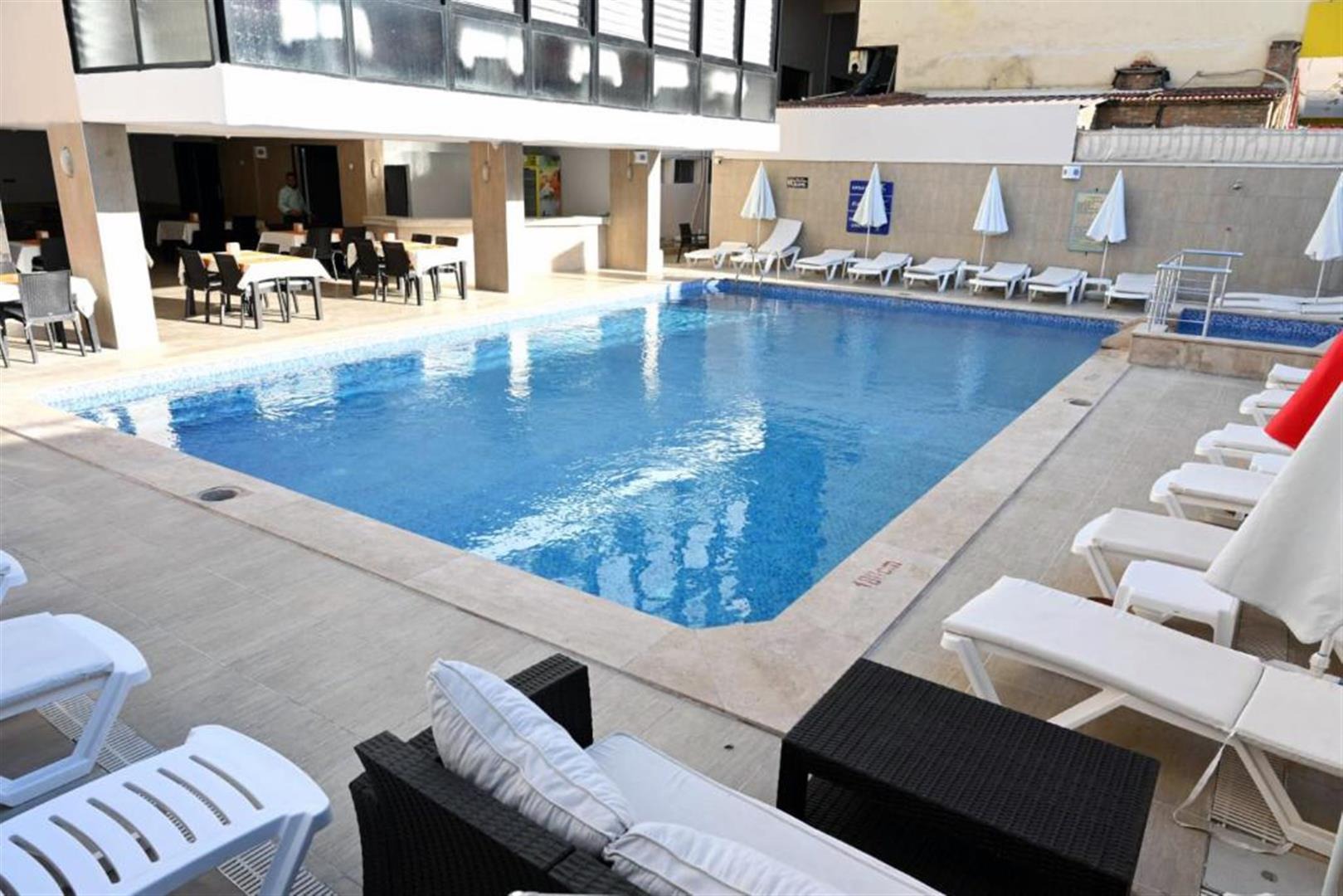 Roxx Royal Hotel