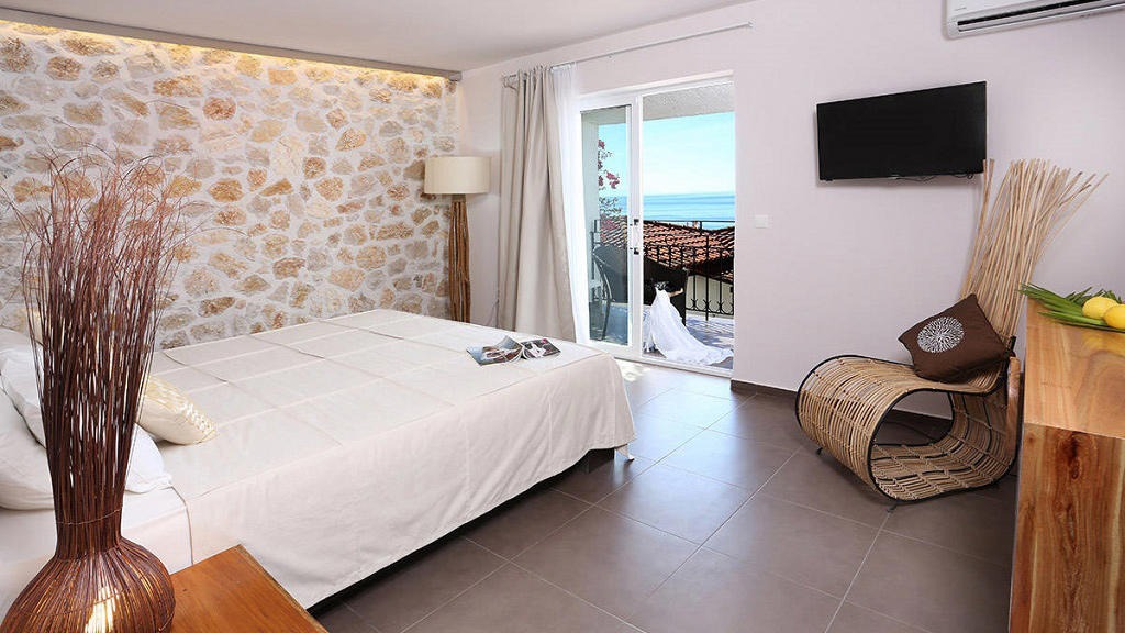 Pantokrator Hotel