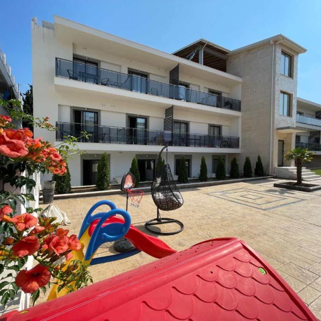 Aparthotel Grand Triada