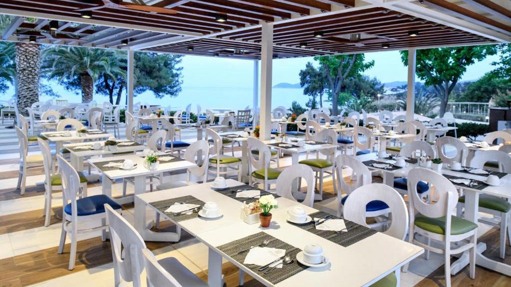 Alexandra Beach Hotel