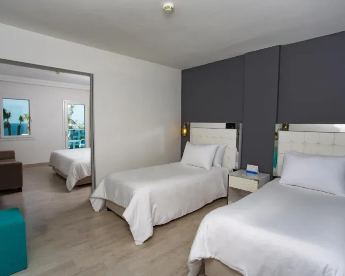 Le Bleu Hotel