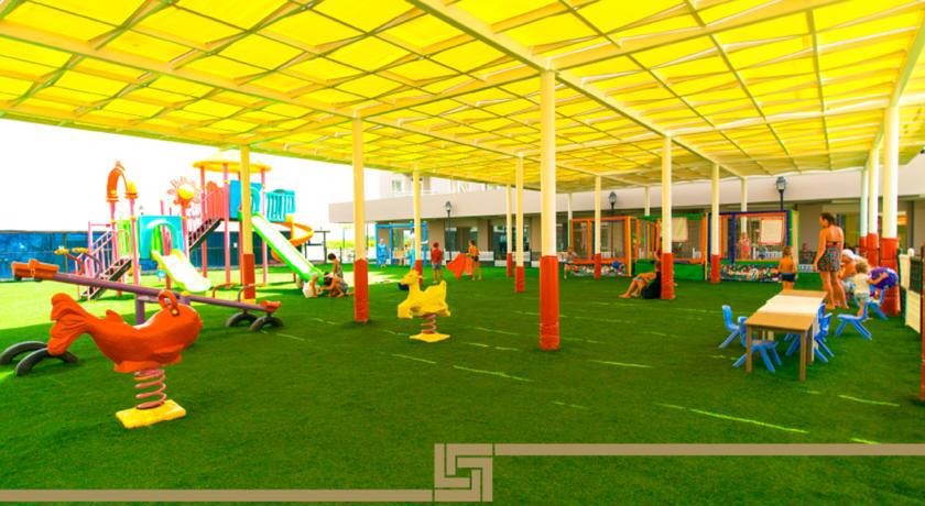 Grand Park Lara