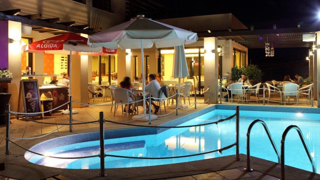 Tesoro Hotel
