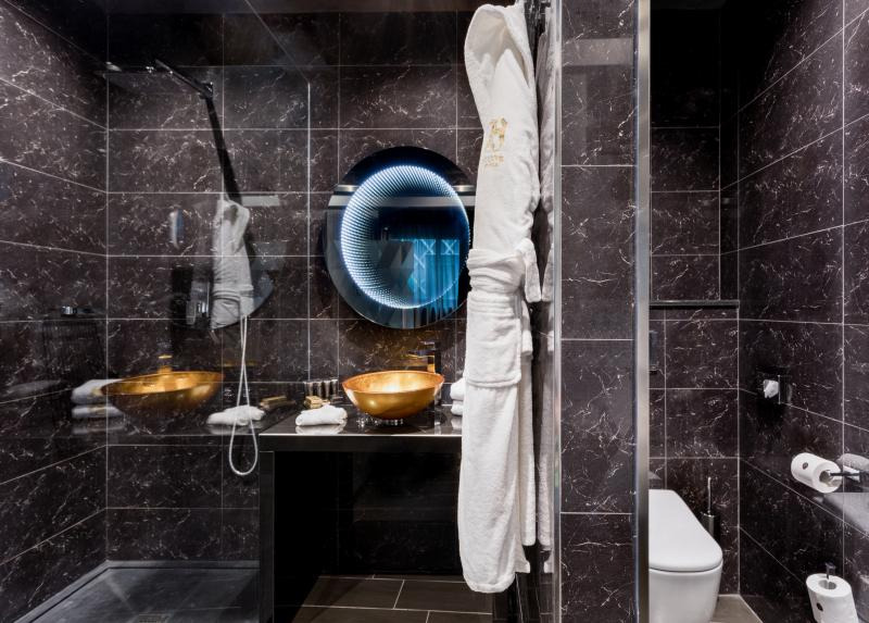 H Hotel