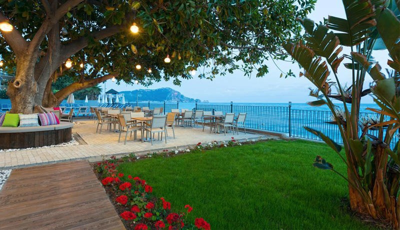 Floria Beach Hotel