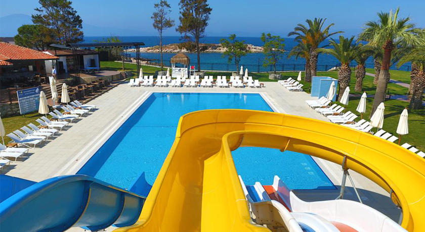 Le Bleu Hotel and Resort
