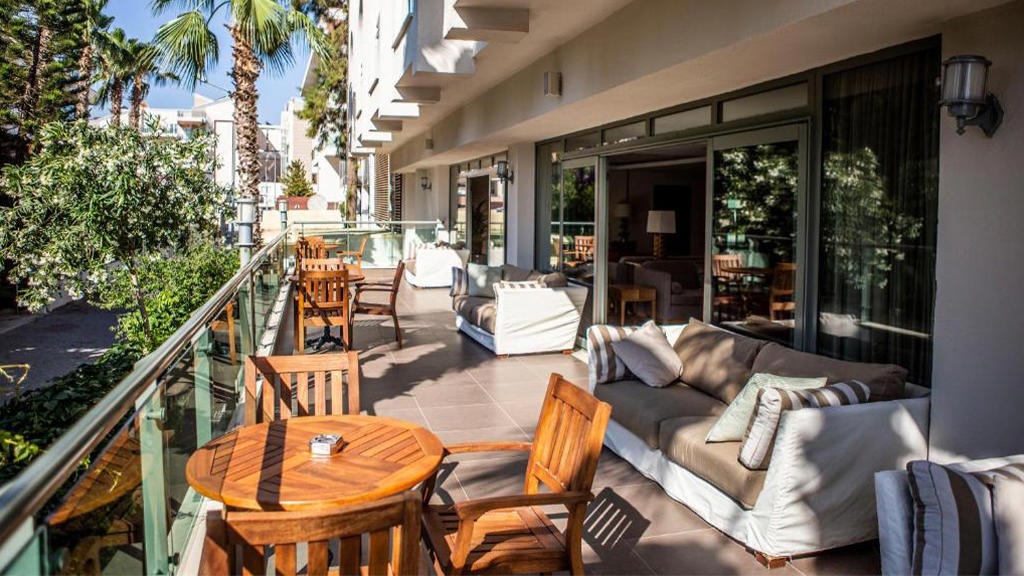 Side Star Beach Hotel