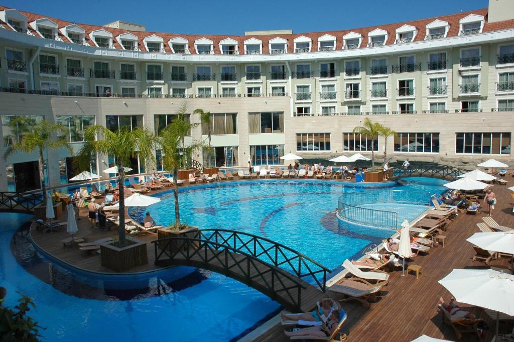 Hotel Meder Resort
